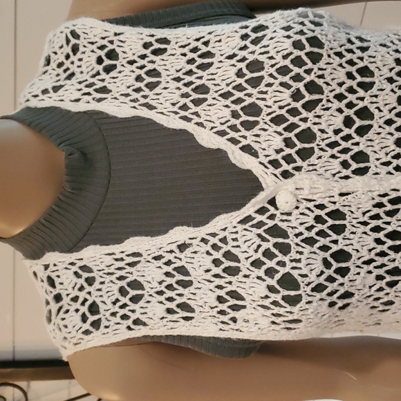 Blue Beth body crochet creams/white topper/vest duster knee/midi length boutique - Picture 5 of 14